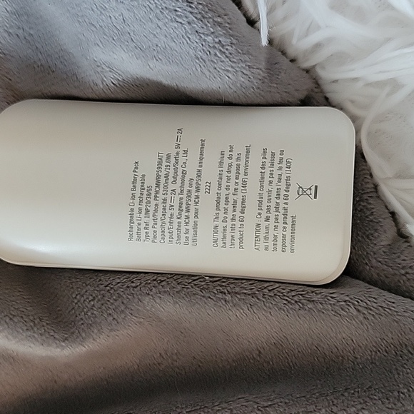 Heated shawl with hood and shoulder massager. - Picture 2 of 3